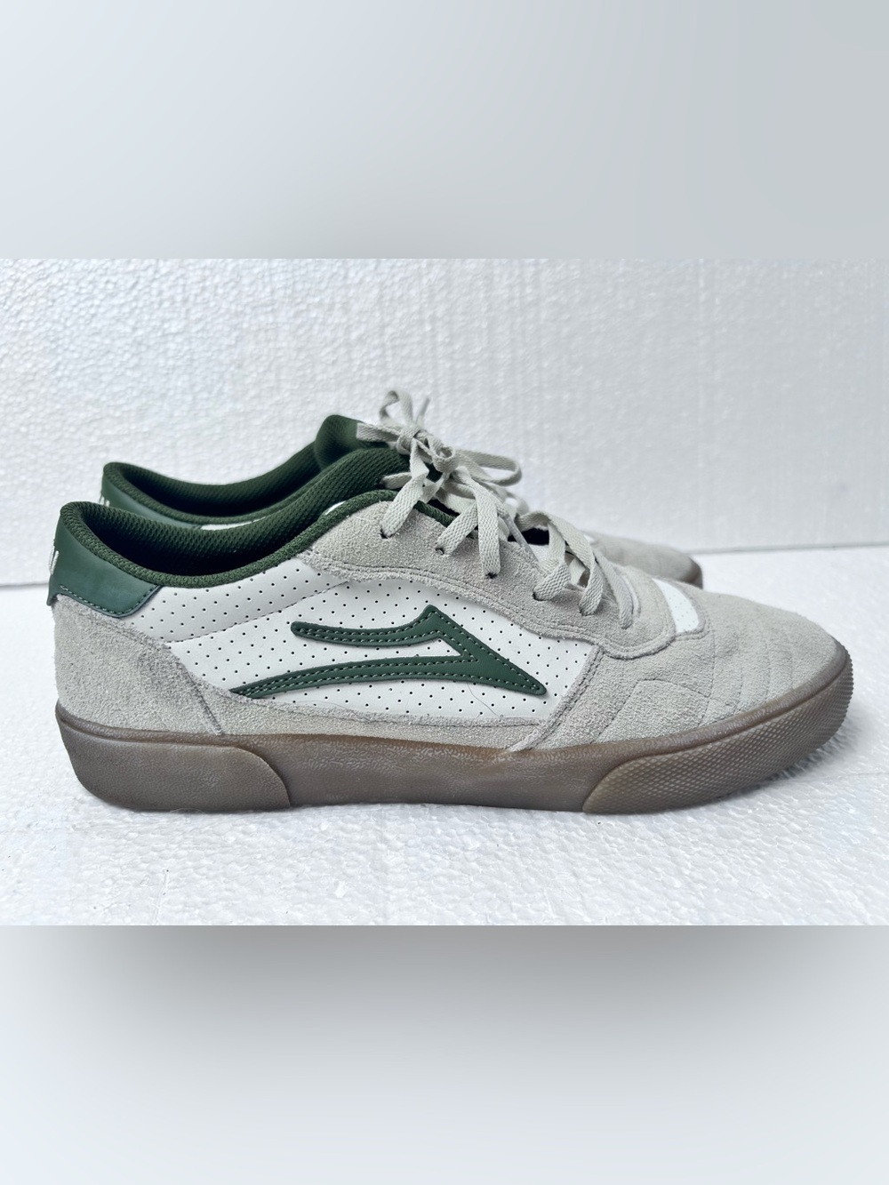 Lakai Men's Low-Top Sneakers in Light Gray and Olive skate 10